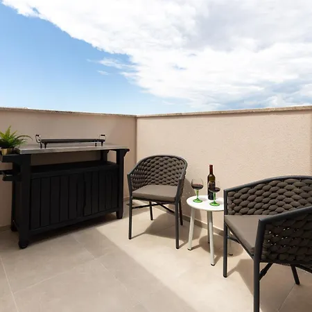 Apartment Sea Side Povljana