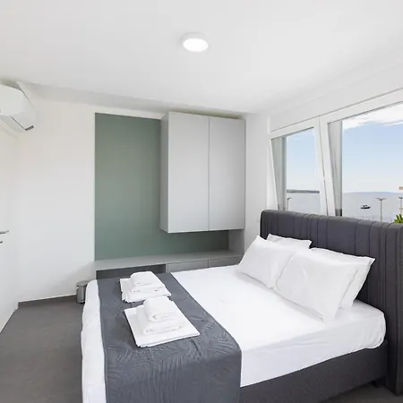 Sea Side Apartment Povljana