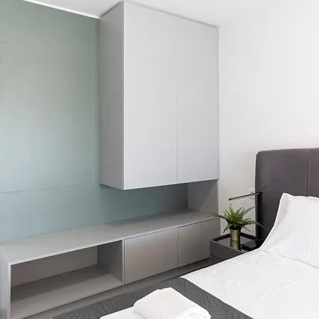 Sea Side Apartment *