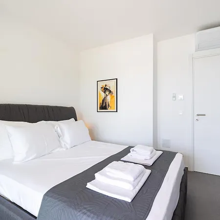 Apartment Sea Side